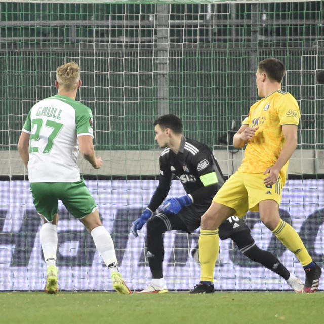 Austrijanci zabijaju prvi pogodak