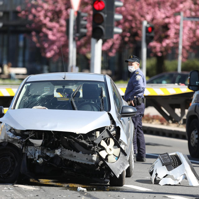 Zagreb, 050421.
Vukovarska ulica.
Prometna na Vukovarskoj kod krizanja sa ulicom Hrvatske bratske zajednice.