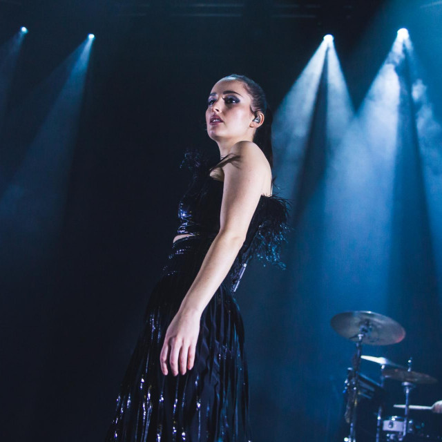 Zvuk Banksine srdžbe mogao bi se najjednostavnije opisati kao alternativni R’n’B s opipljivim uplivom elektronike