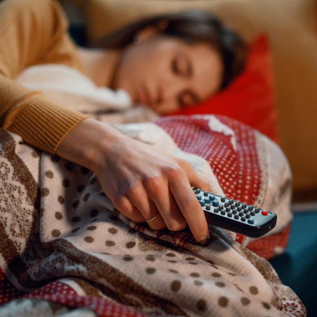 Spavanje ispred televizora dodatno promiče lošu higijenu spavanja

