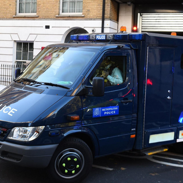 Dovođenje Alija Harbija Alija na sud 