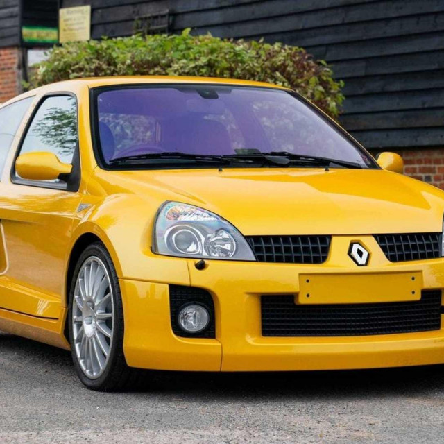 Renault Clio V6