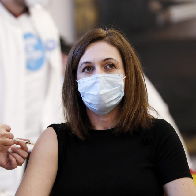 Anita Pocrnić Radošević tijekom cijepljenja u Saboru