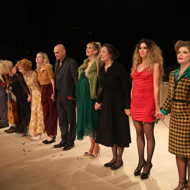 Premijera predstave Ja sam ona koja nisam Mate Matišića i Paola Magellija.
 