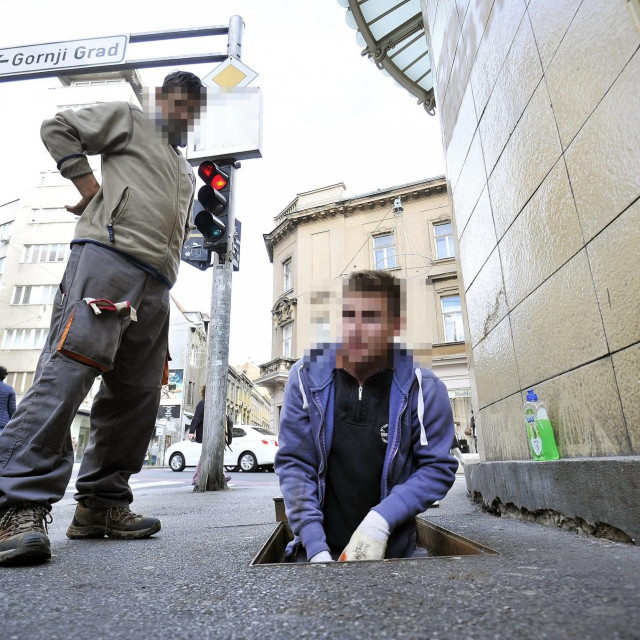 Radnici polažu optičke kablove/arhivska fotografija