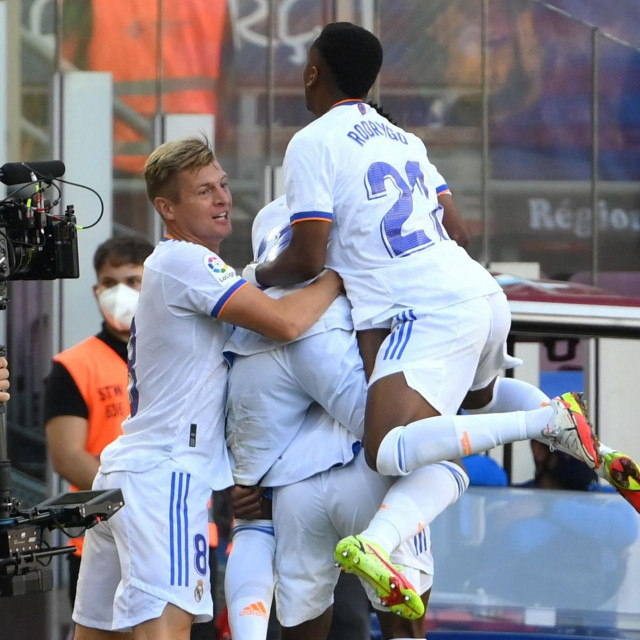 David Alaba slavi nakon gola koji je zabio Barci u El Clasicu