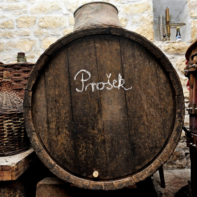 Ilustracija, bačva prošeka