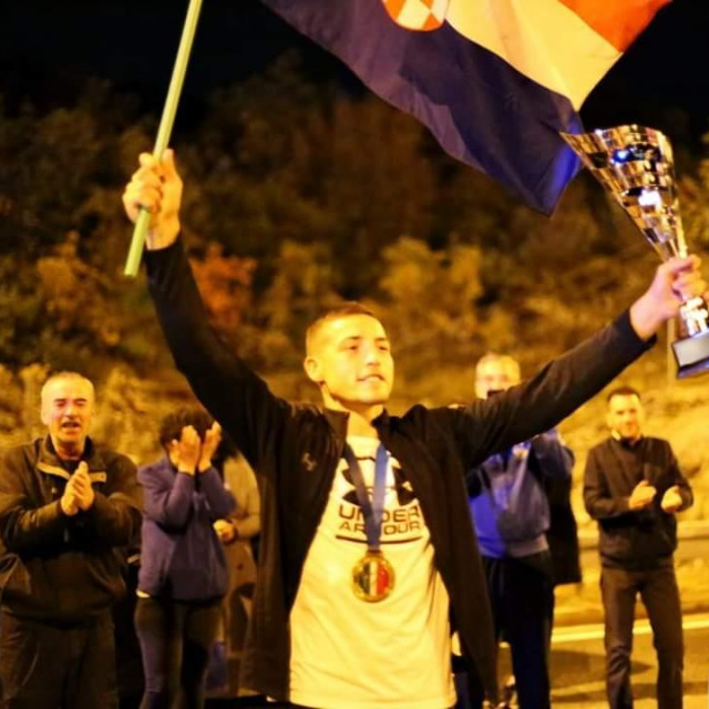 Nikica Radonić
