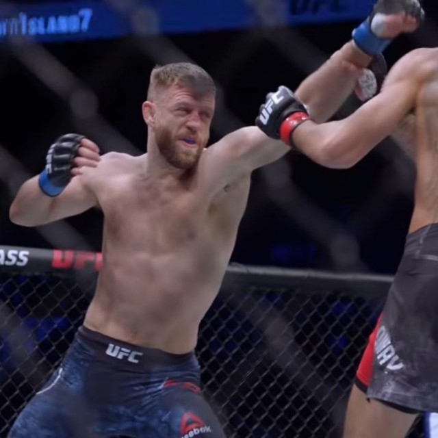 Kattar vs. Holloway