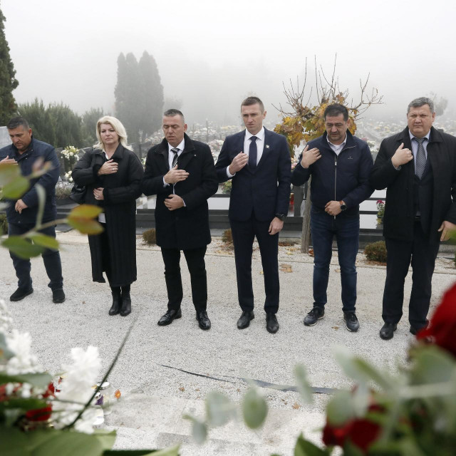 Izaslanstvo Domovinskog pokreta povodom Svih svetih položilo vijence na Medvedgradu i Mirogoju