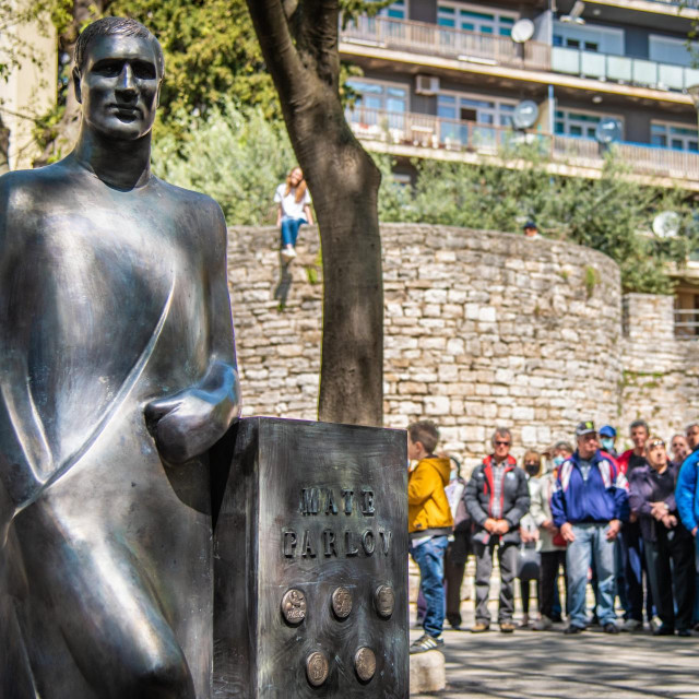 Na pulskim Giardinima stoji spomenik legendarnom Mati Parlovu