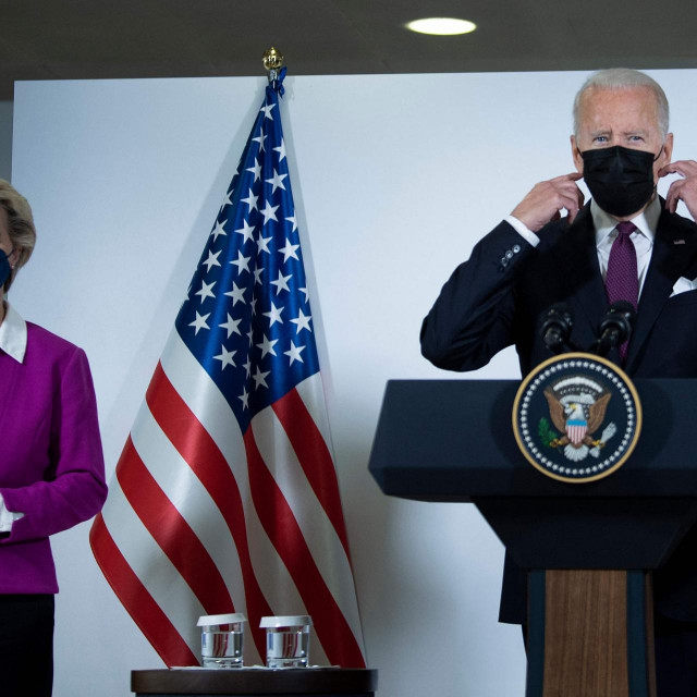  Ursula von der Leyen i Joe Biden 

