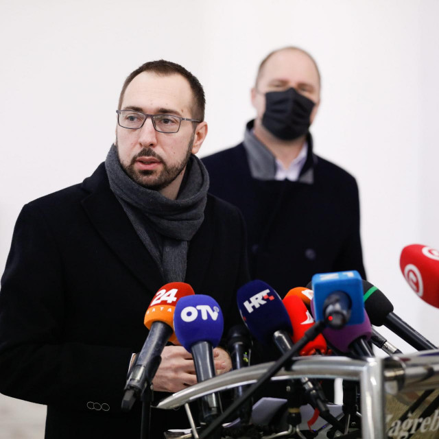 Gradonačelnik Tomašević obisao Drive in punkt za testiranje i novi Cijepni punkt na Velesajmu
