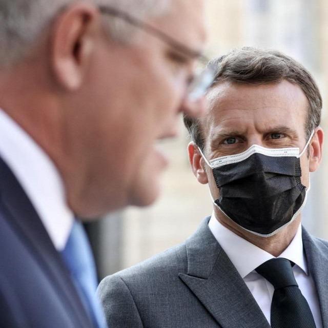 Emmanuel Macron i Scott Morrison
