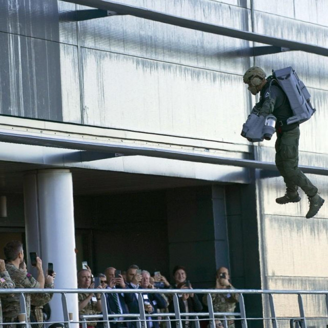 Richard Browning tijekom demonstracije.
