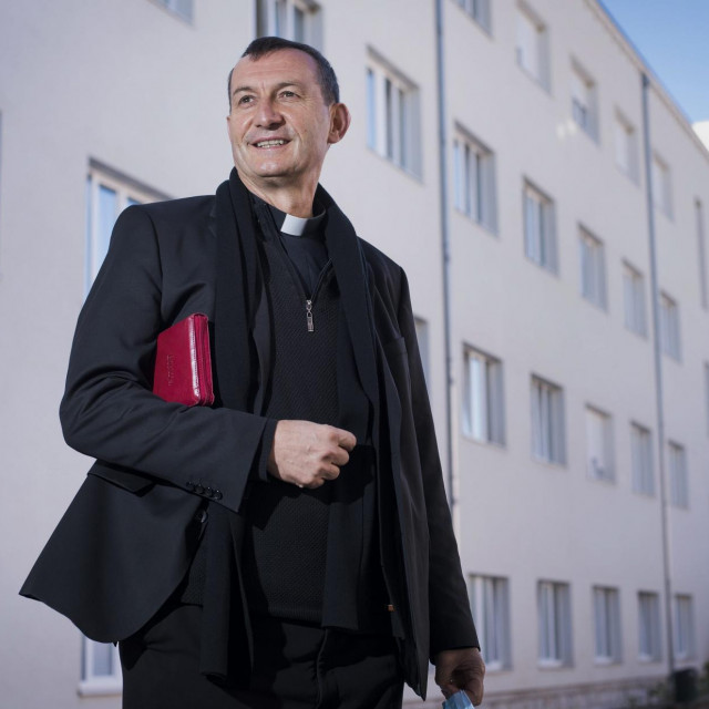 Bolnički kapelan don Šimun Doljanin
