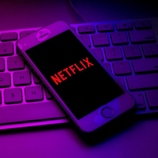 Netflix na mobitelu 
