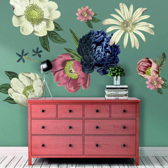 Zidne naljepnice Boho vrt, od 59 kn/kom. (lijevo). Tapeta Mystic Bloom, od 500 kn/m2.
