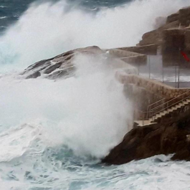 Olujno jugo u Dubrovniku
