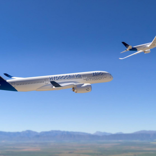 Projekcija aviona na hiderogen
