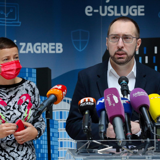 Danijela Dolenec i Tomislav Tomašević
 
