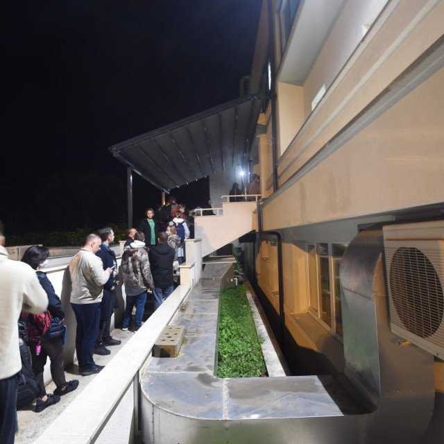 Red za cijepljenje pred Higijenskim zavodom u Splitu
 
