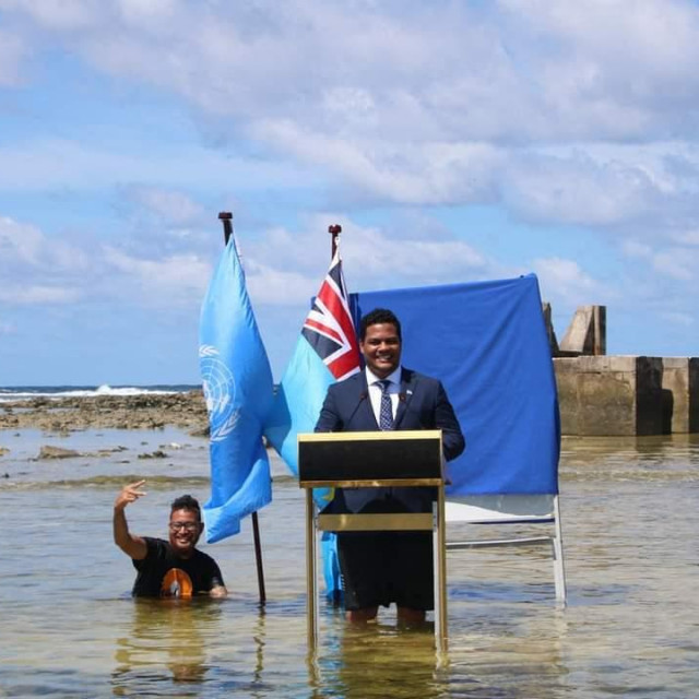 Simon Hofe, ministar vanjskih poslova otočne države Tuvalu 
