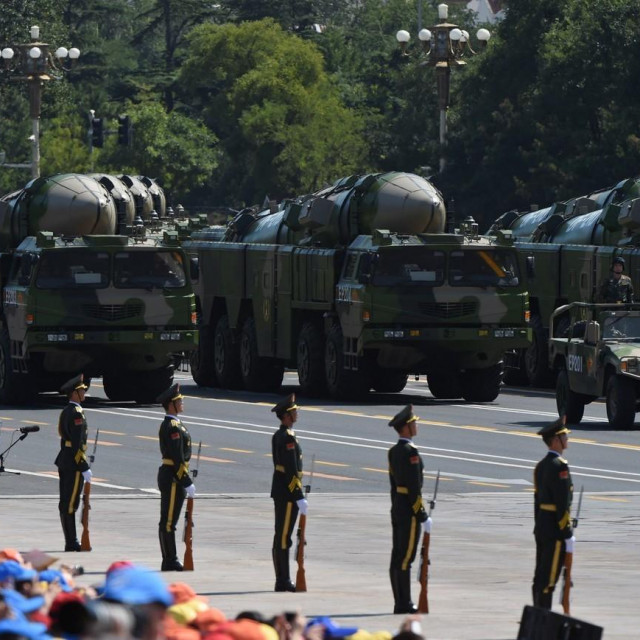 Balistički protubrodski projektili DF-21D 
