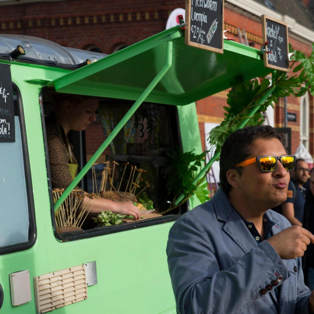 Štand s hranom nastalom od insekata u Amsterdamu
