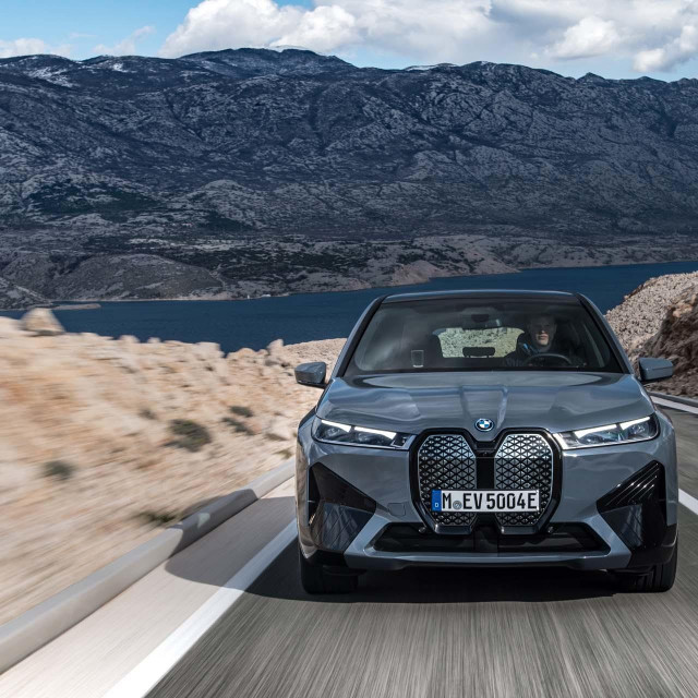 BMW IX xDrive 50
