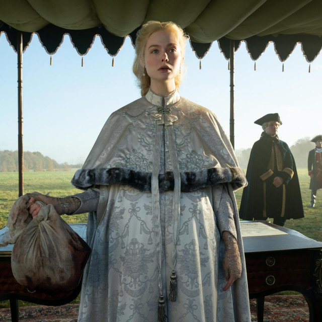 Ella Fanning je sjajna kao mlada, idealistična i hrabra ruska carica Katarina Velika
