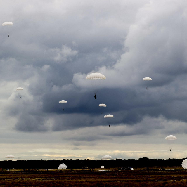 Ruski i bjeloruski vojnici izvode zajedničku vježbu/Ilustracija
