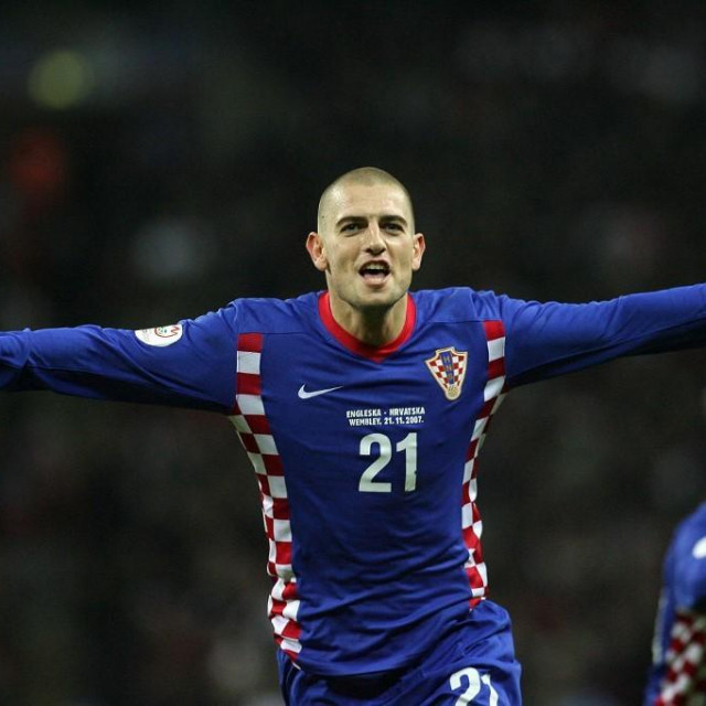 Mladen Petrić slavi pobjednički pogodak protiv Engleske na Wembleyu

