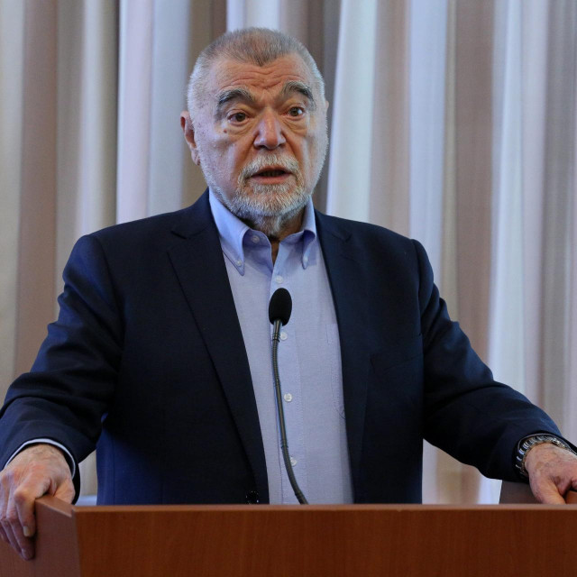 Bivši hrvatski predsjednik Stjepan Mesić
