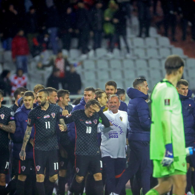 Najljepša slika za kraj: Naši slave, Safonov tuguje
