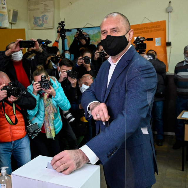 Bugarski predsjednik Rumen Radev na parlamentarnim izborima
