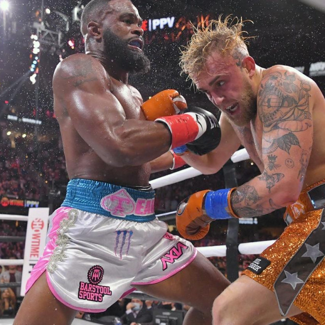 Tyron Woodley i Jake Paul
