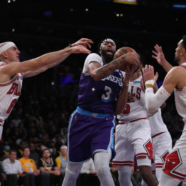 Anthony Davis je bio nemoćan protiv obrane Bullsa