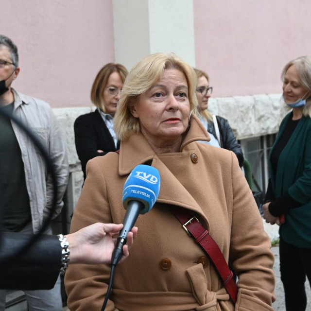 Prosvjed zaposlenika Trgovačkog suda u Splitu
