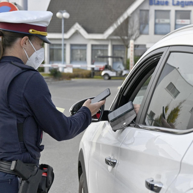 Policija u potrazi za necijepljenjima
