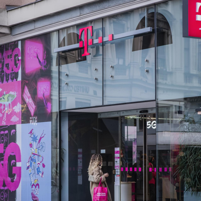 T5G Future by ALU izložba u 38 T prodajnih mjesta. Na slici: T-Centar Cvjetno
