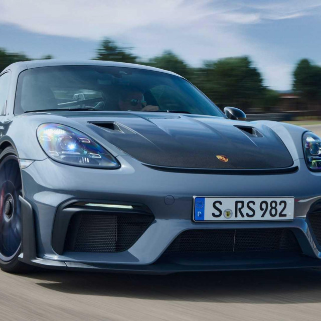 2022 Porsche Cayman GT4 RS

