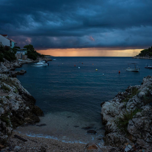 Ilustracija, oluja iznad Jadrana
