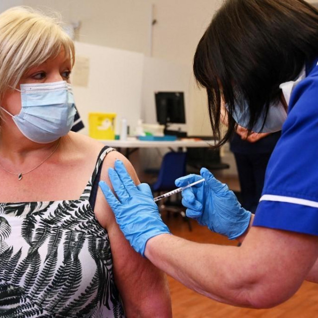 Ilustracija/Cijepljenje 'booster' dozom u Velikoj Britaniji.
