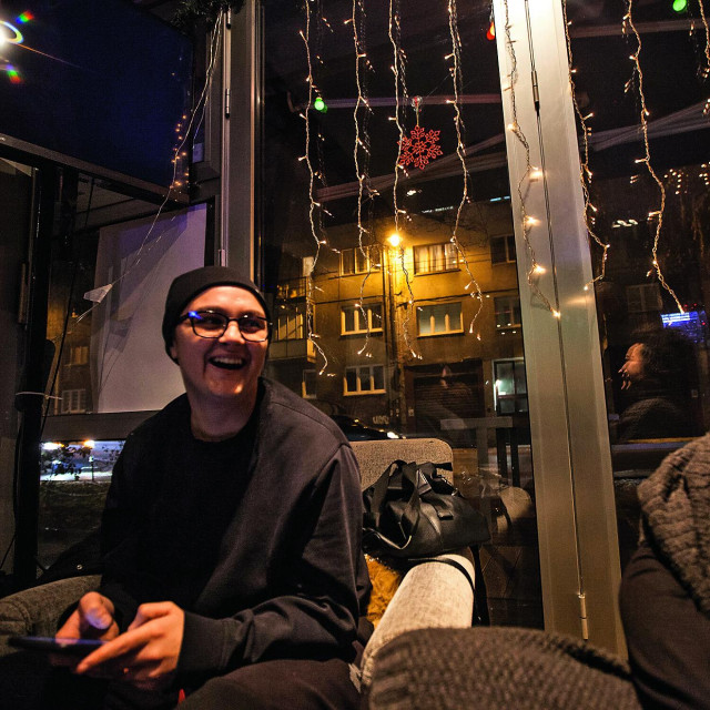 Ajna Jusić dijete je silovane žene, a u travnju 2019. pred Ujedinjenim narodima zagovarala je priznavanje statusa djece rođene iz seksualnog nasilja u ratu
