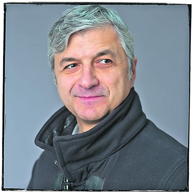 Igor Grubić je i u ova pandemijska vremena stalno na putu. Tako je nedavno bio u Londonu kako bi u Tate Modern vidio kako je izložen jedan od njegovih najpoznatijih radova - East Side Story (2006. - 2008.)
