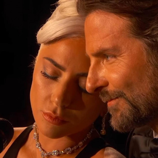 Lady Gaga i Bradley Cooper
