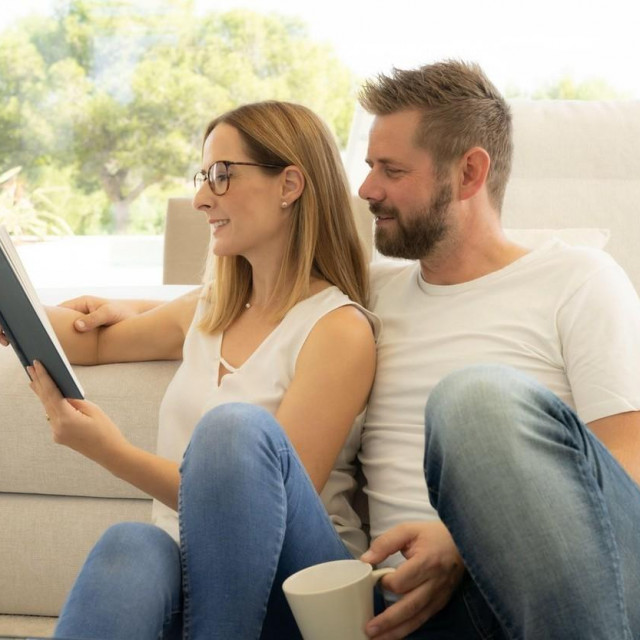 U Sloveniji živi 2.107.000 stanovnika, od čega 1.058.000 muškaraca. Time se Slovenija svrstava među samo četiri članice EU-a u kojima je lani udio muške populacije bio veći od ženske, zajedno sa Švedskom, Luksemburgom i Maltom
