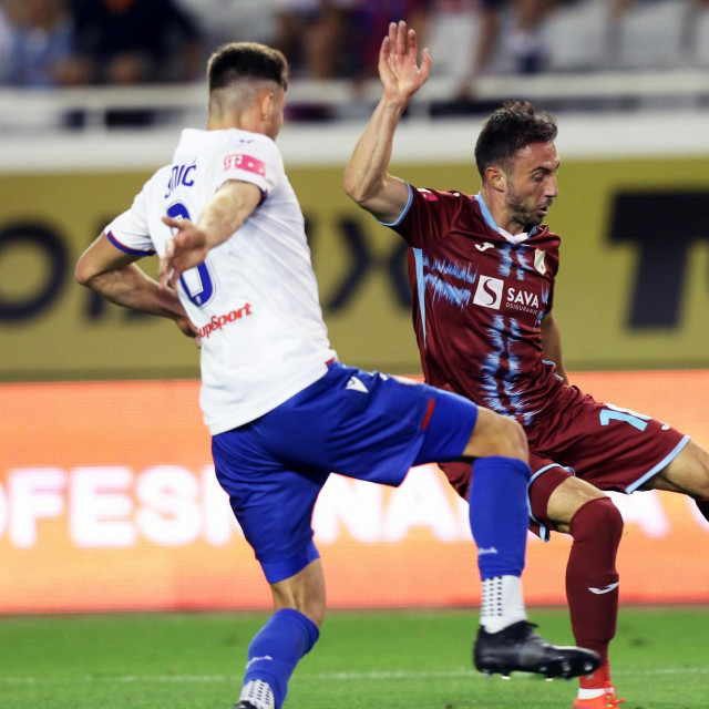 Stefan Simić i Josip Drmić
