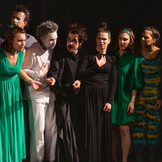 Scena iz predstave ”Alisa u zemlji čudesa”
